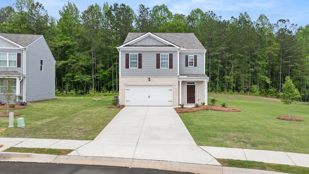Front exterior of a home in the Oakleigh Glen community, located in Dallas, GA (Image 3).
