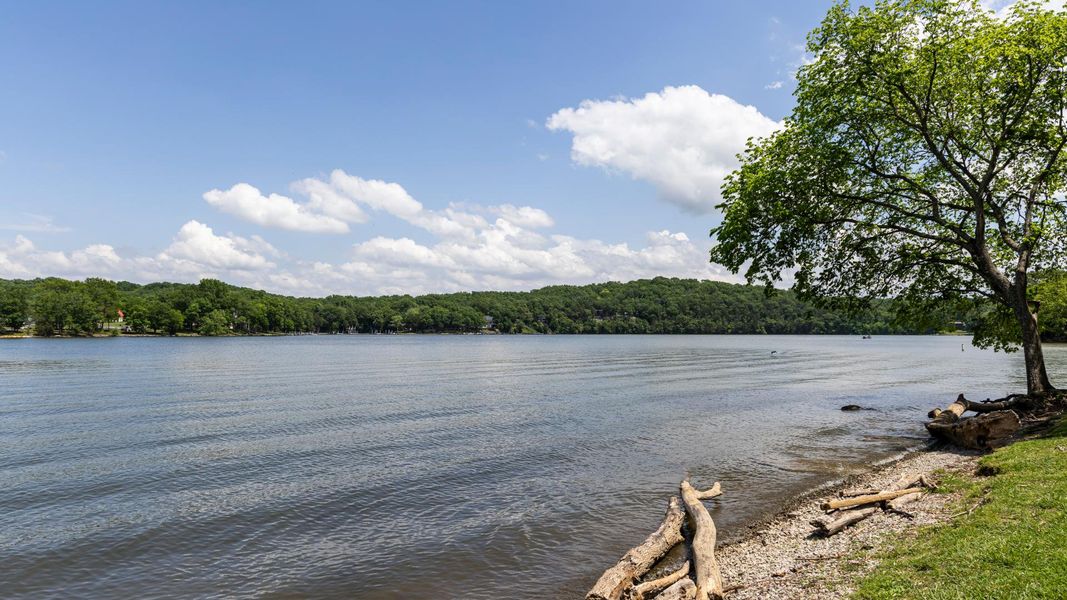 Nearby Old Hickory Lake