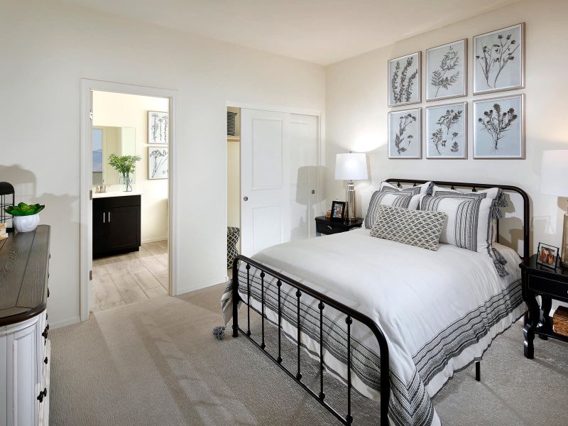 The 2960 floorplan modeled at Entrada del Rio.