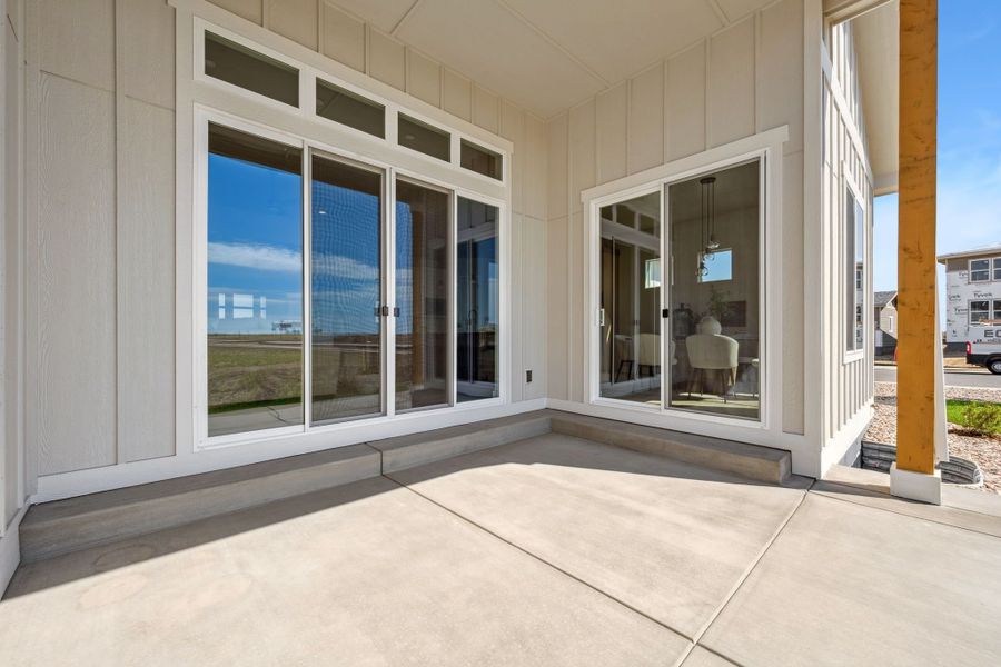 The Aurora Highlands,80019