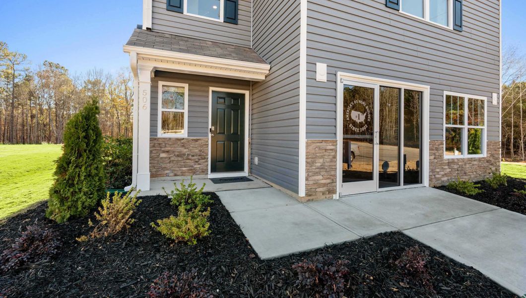 Front exterior of a home in the Varner Station community, located in Woodruff, SC (Image 1). Front exterior of a home in the Varner Station community, located in Woodruff, SC (Image 1).