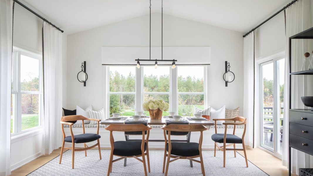 Relaxed and laid-back dining area designed for everyday meals and informal gatherings Relaxed and laid-back dining area designed for everyday meals and informal gatherings