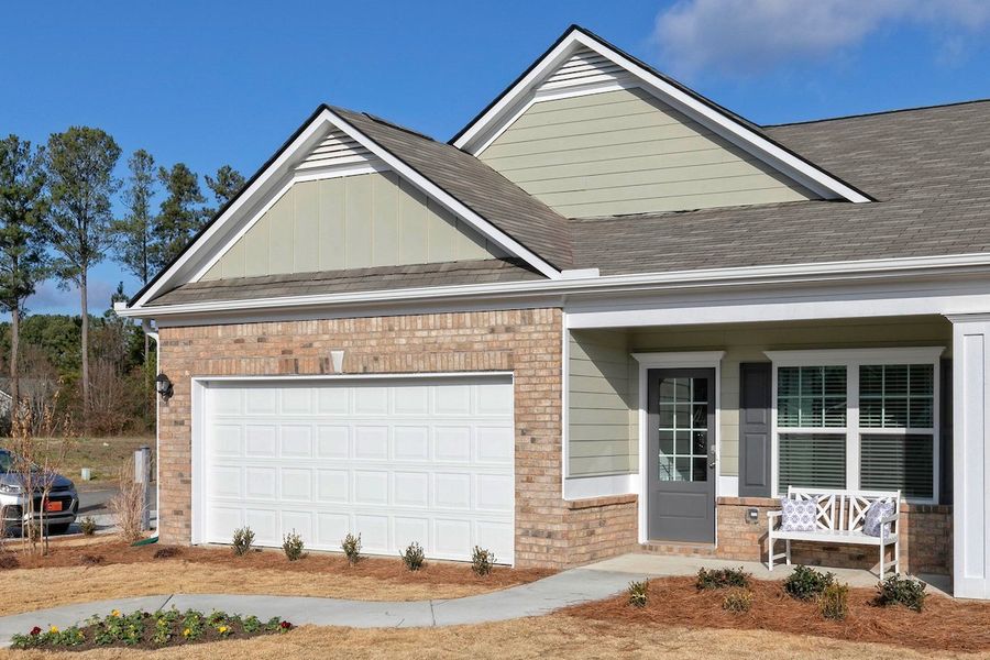 Front exterior of a home in the The Cottages of Silvertown community, located in Thomaston, GA (Image 18).