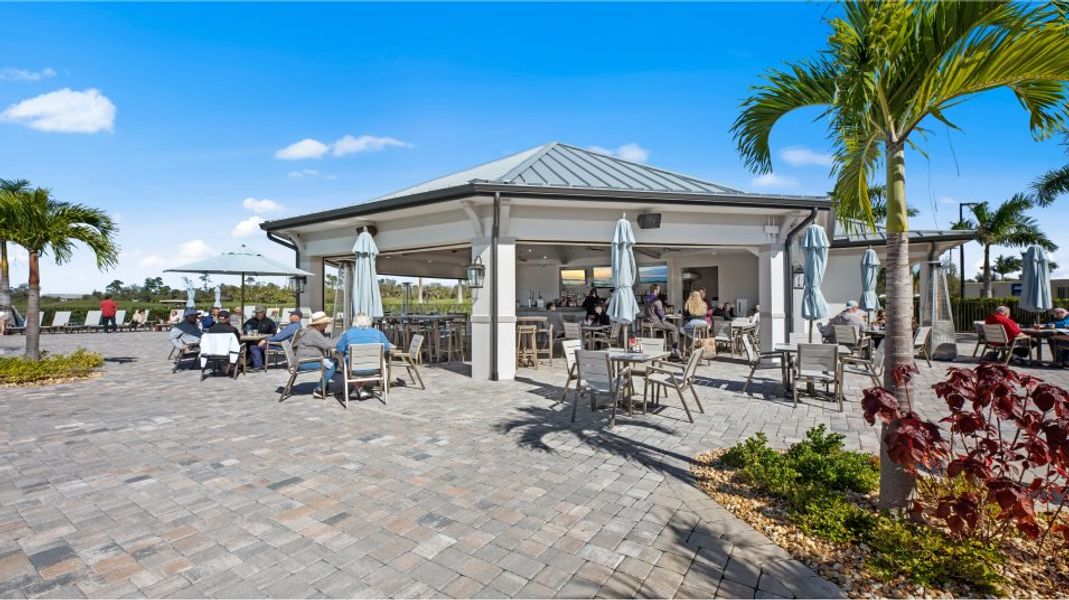 Heritage Landing swimming pool bar