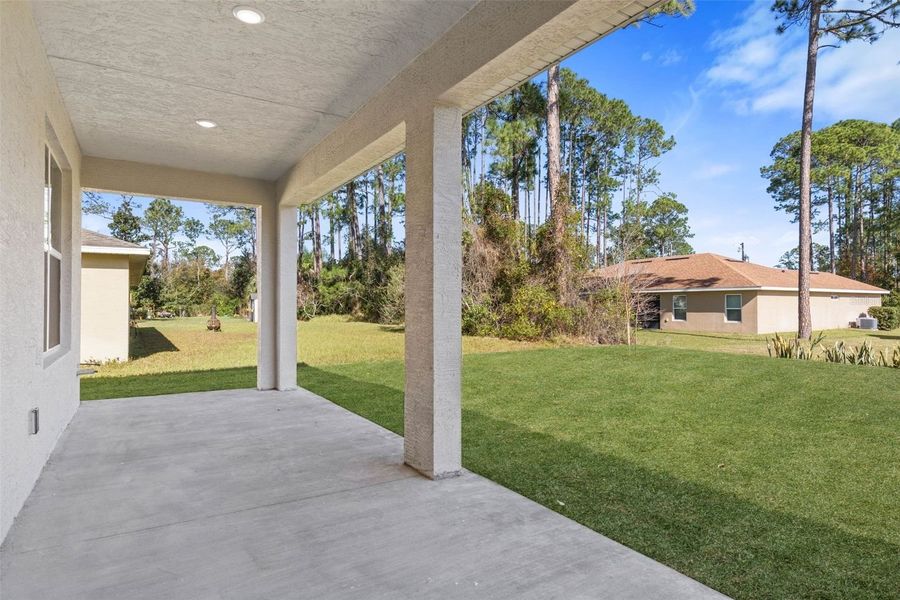 Exterior details of a home in Ocala Waterways, Ocala (Image 12).