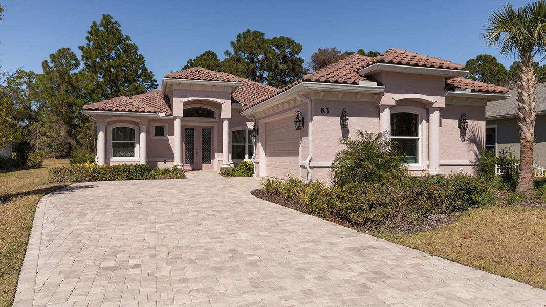 A showcase of a new construction home by Florida Green Construction, highlighting their design and quality (Image 10).