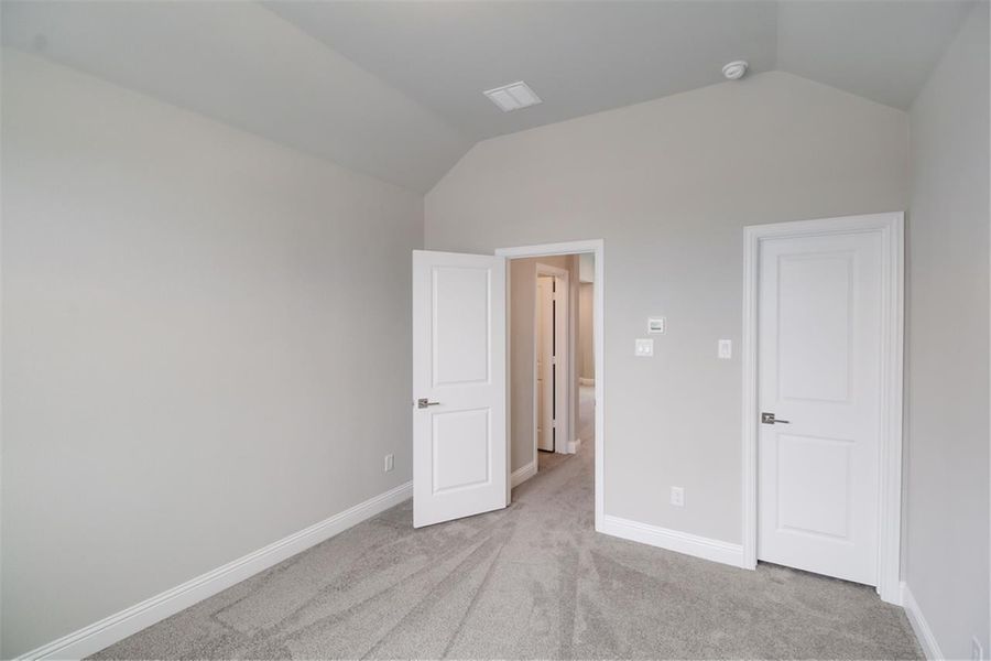 Image 81 of the University Place community in Dallas, TX.