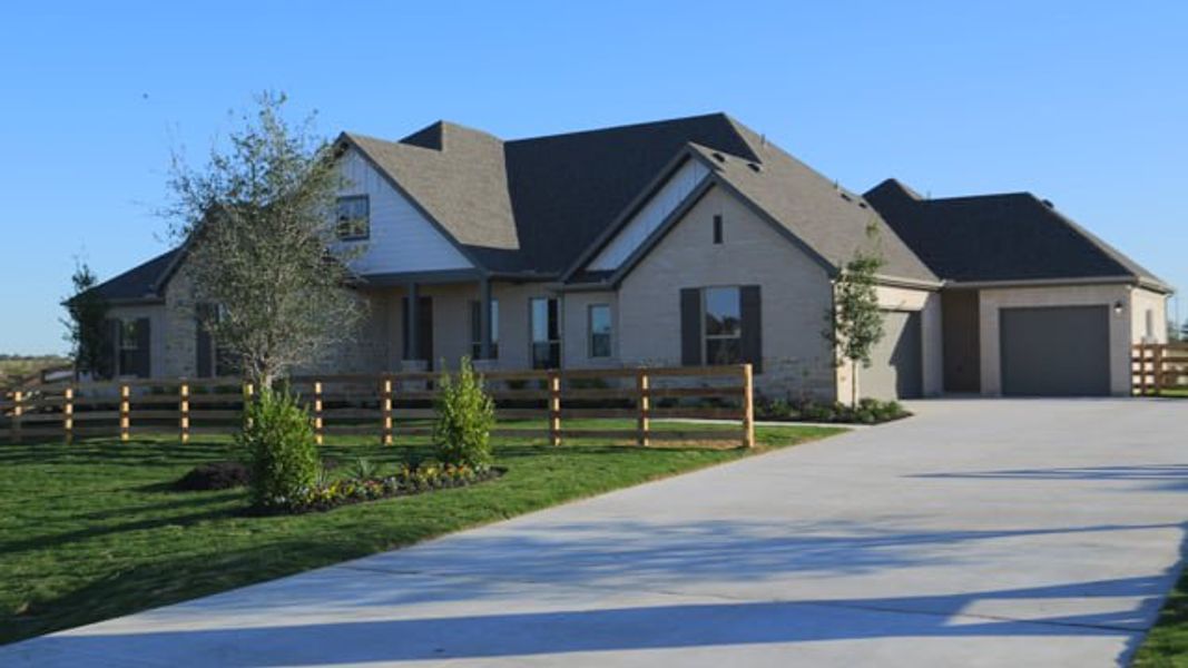 Front exterior of a home in the Lakeway Estates community, located in Waxahachie, TX (Image 2). Front exterior of a home in the Lakeway Estates community, located in Waxahachie, TX (Image 2).