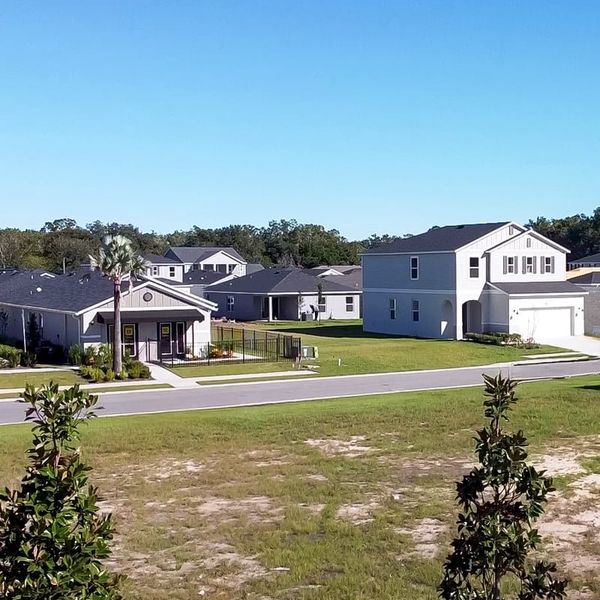 Front exterior of a home in the Wilder Pines community, located in Lakeland, FL (Image 3).