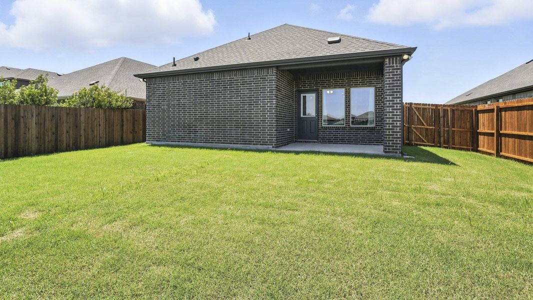 Exterior details of a home in Silverado, Aubrey (Image 17).