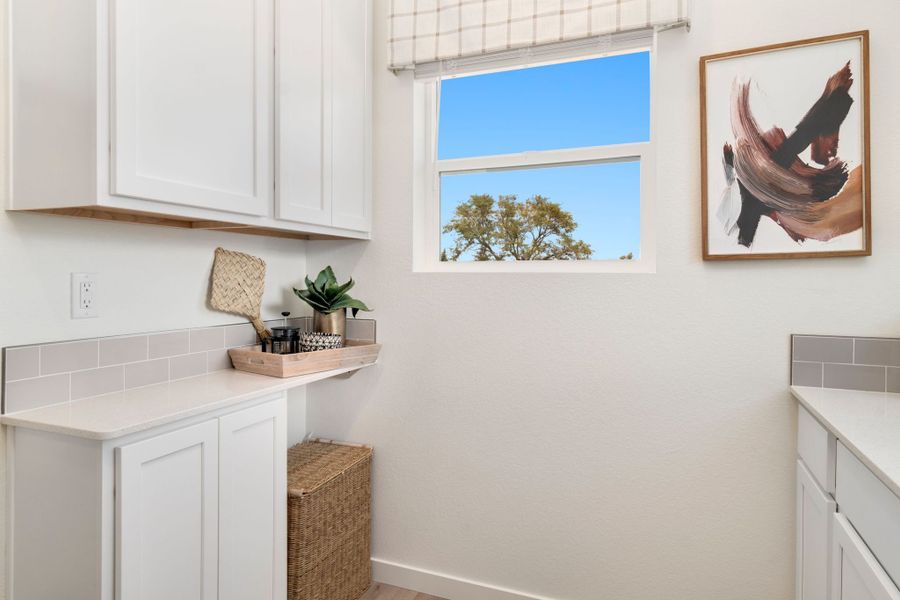 810-Redcliff Kitchen View 3 810-Redcliff Kitchen View 3