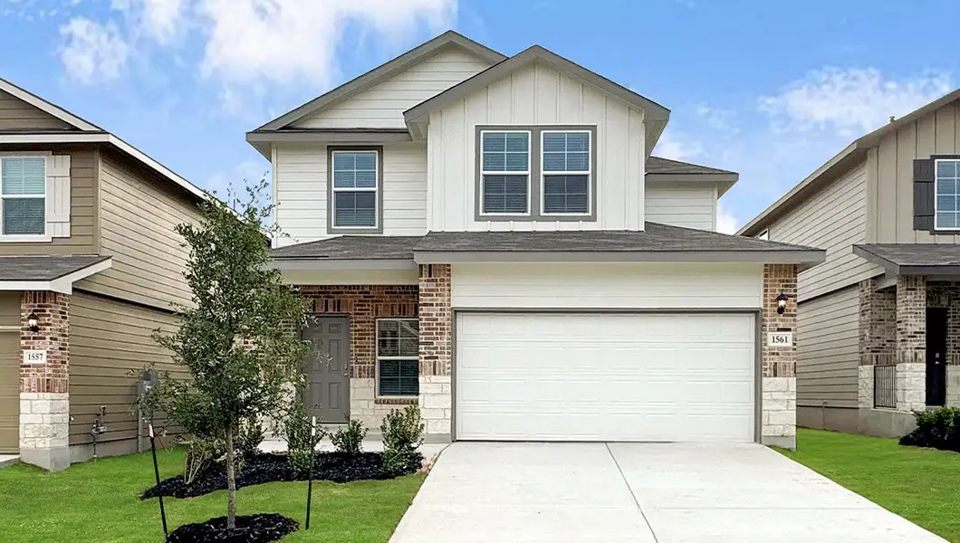 Front exterior of a home in the Applewood community, located in San Antonio, TX (Image 4).