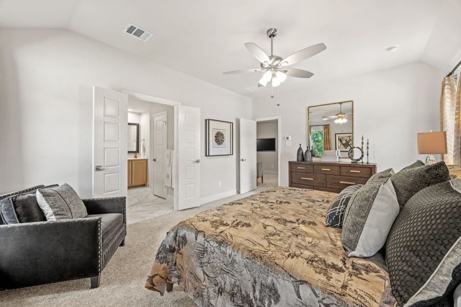Furnished interior in a model home at Sereno Oaks at Buckner Terrace in Dallas (Image 17).