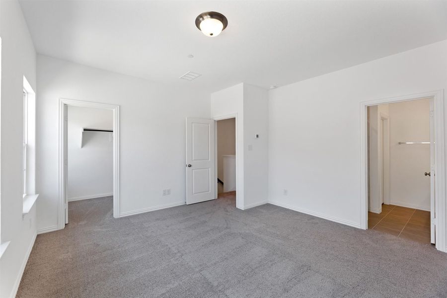 Image 67 of the Legends Crossing - Bungalows community in Irving, TX.