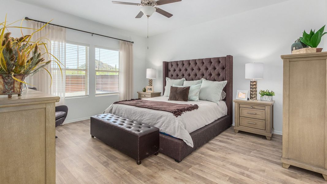Furnished interior in a model home at Roadrunner Estates in Tucson (Image 24).