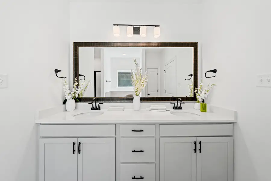 Eagle Pointe - Pensacola, FL - DSLD Homes - Trillium IV H - Primary Bathroom Eagle Pointe - Pensacola, FL - DSLD Homes - Trillium IV H - Primary Bathroom