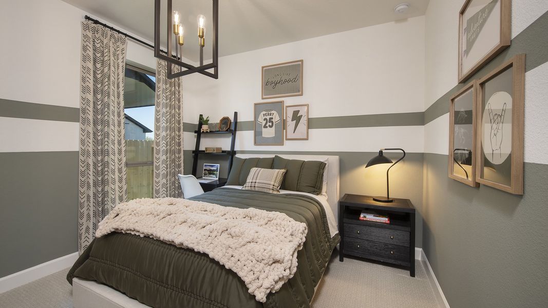 Furnished interior in a model home at Cross Creek West 45' in Fulshear (Image 17).