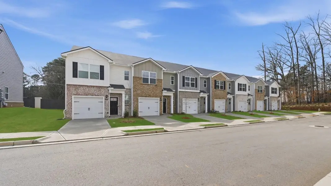 Front exterior of a home in the Young's Crossing community, located in Stone Mountain, GA (Image 4).