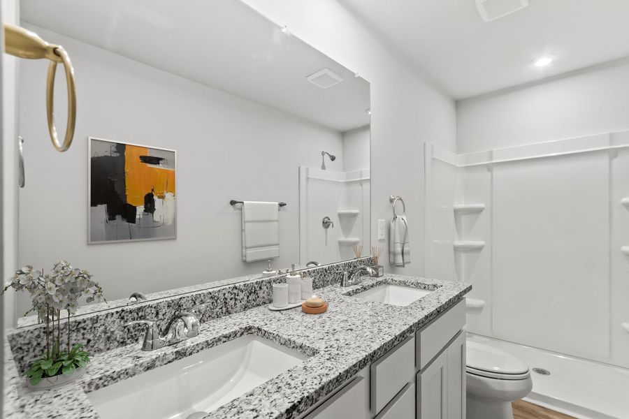 The Pointe - Bathroom