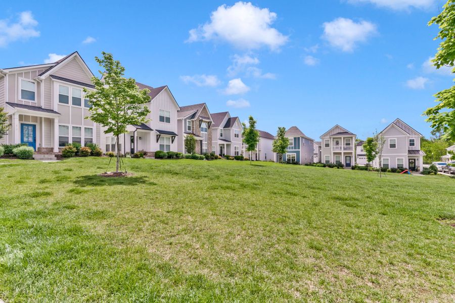 Front exterior of a home in the Oxford Station community, located in Gallatin, TN (Image 37).
