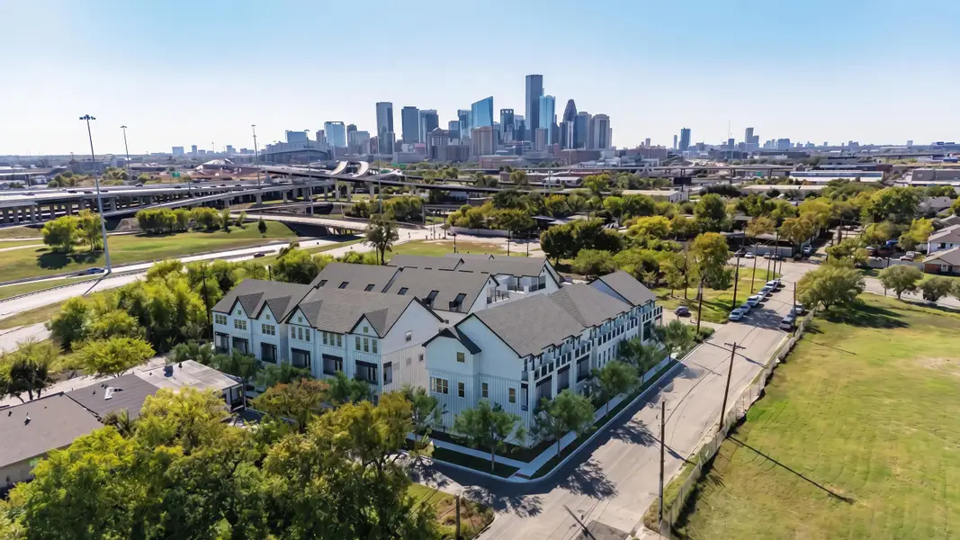 Aerial view of the Pleasant Grove community in Houston, TX, showing layout and nearby surroundings (Image 1). Aerial view of the Pleasant Grove community in Houston, TX, showing layout and nearby surroundings (Image 1).