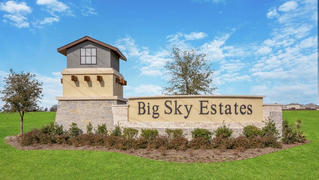 The beautiful monument welcomes both residents and guests into the wonderful neighborhood.