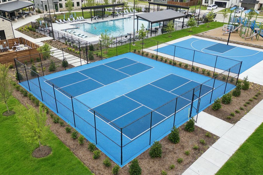 Lakehaven's pickleball court