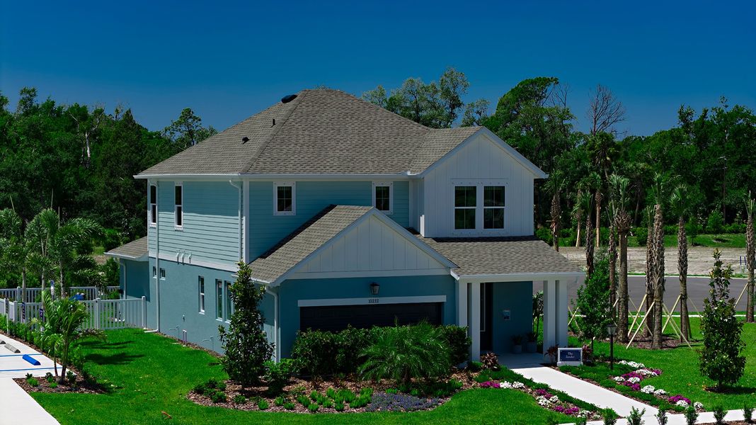 Front exterior of a home in the Eastlyn community, located in Bradenton, FL (Image 14).