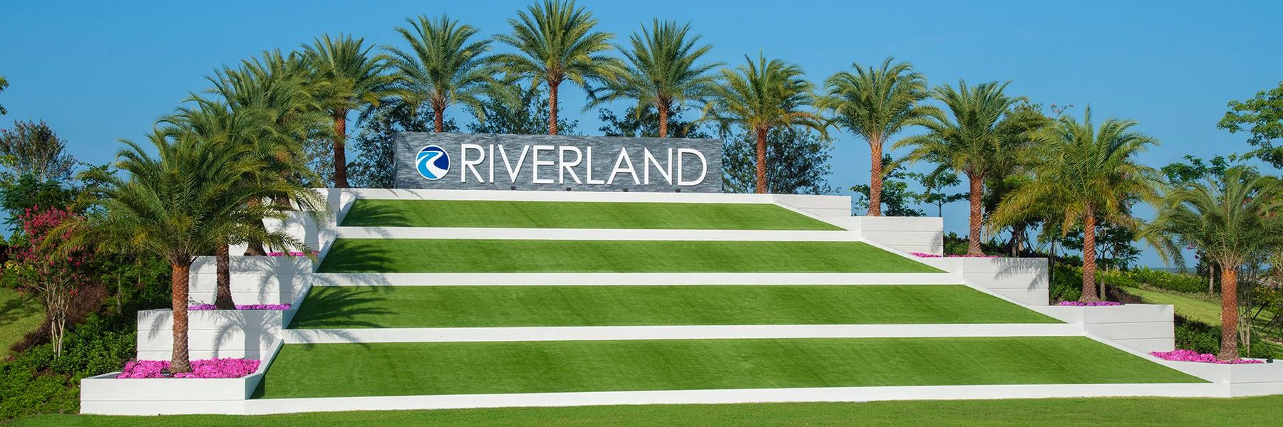 Entrance to the Valencia Parc at Riverland community in Port St. Lucie, FL, featuring signage and landscaping (Image 11).