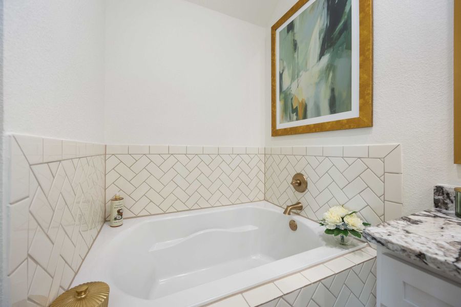 Alicante Model Home – Picasso Floorplan – Primary Bathroom Alicante Model Home – Picasso Floorplan – Primary Bathroom