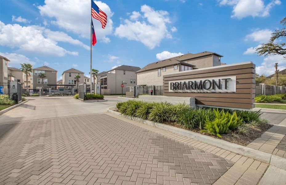 Image 15 of the Briarmont community in Houston, TX.