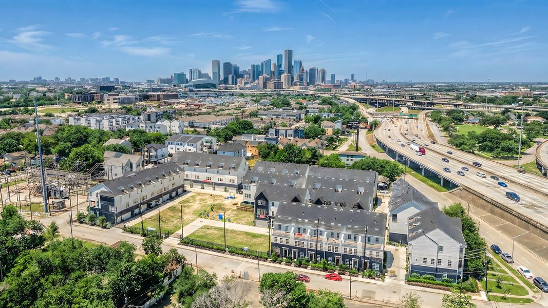 Aerial view of the Upper East River community in Houston, TX, showing layout and nearby surroundings (Image 1). Aerial view of the Upper East River community in Houston, TX, showing layout and nearby surroundings (Image 1).