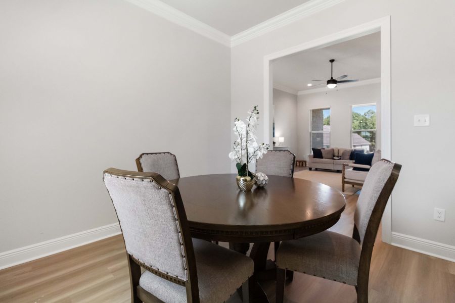 Young Oaks - Crestview Florida - Roses V G - Flex Room