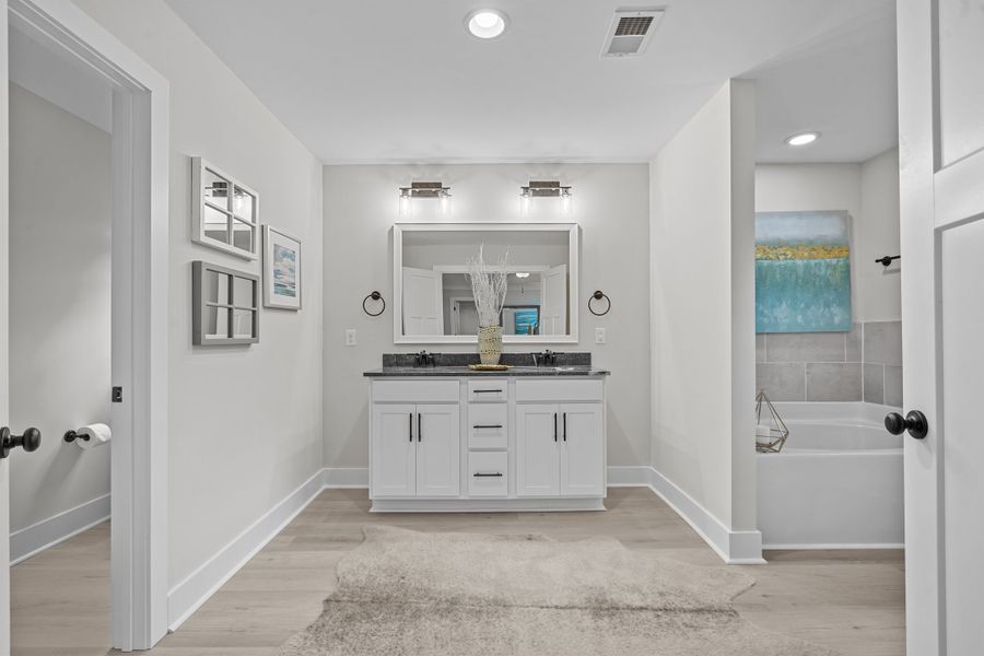 Owner's Primary Bath Owner's Primary Bath