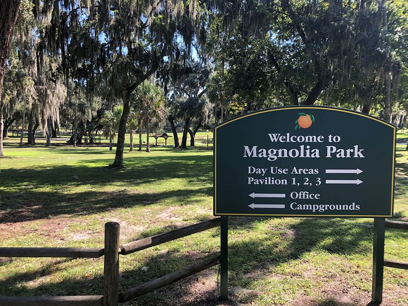 Image 14 of the Oak Pointe Townhomes community in Apopka, FL.