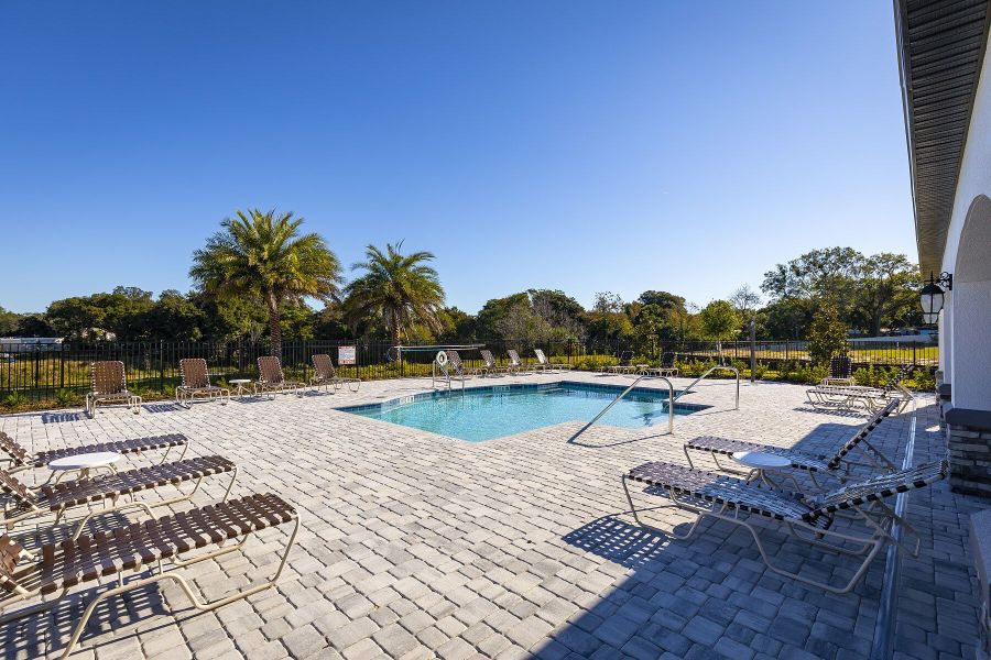 Image 34 of the Hidden Lake Townhomes community in Apopka, FL.
