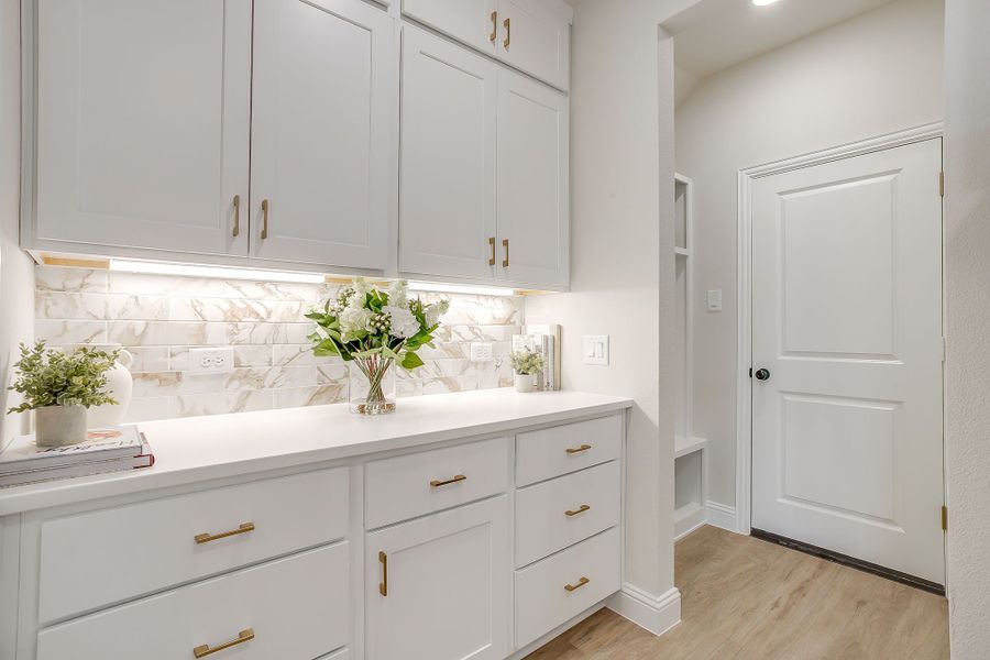 Furnished interior in a model home at Creekside in Royse City (Image 89).