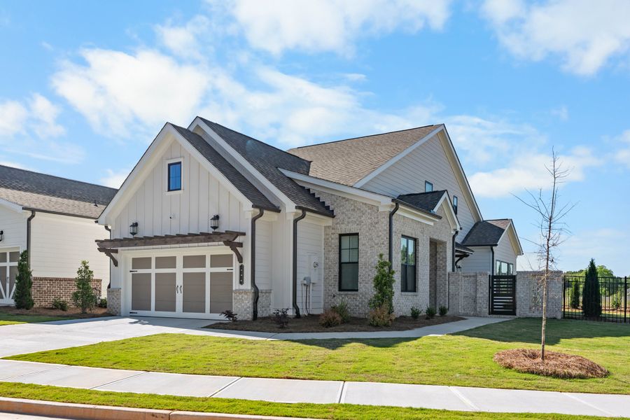 Front exterior of a home in the Aberdeen community, located in Hoschton, GA (Image 13).