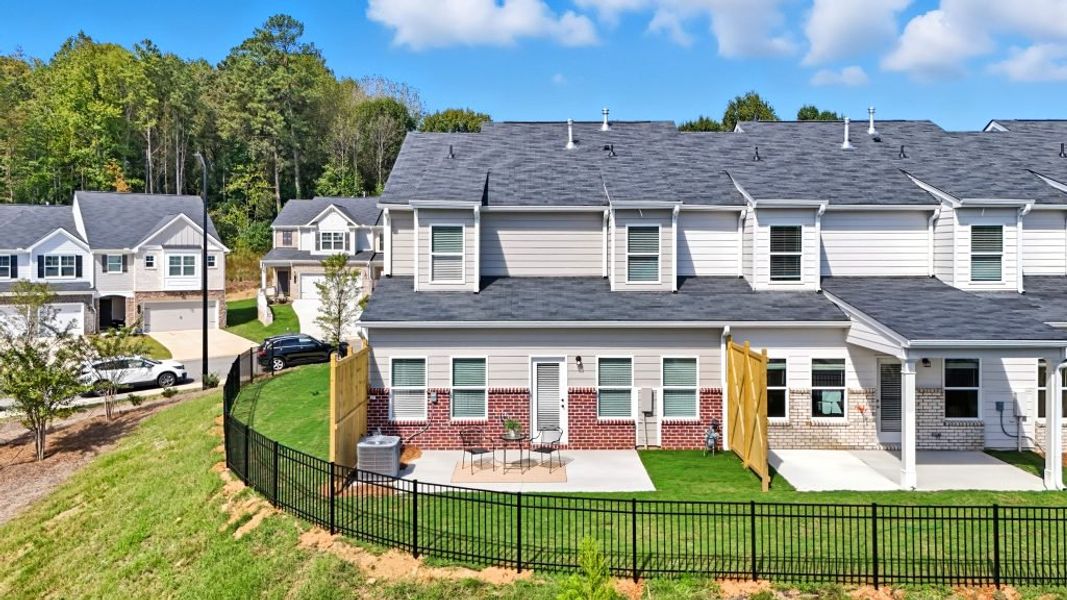 Image 68 of the Park Center Pointe community in Austell, GA.