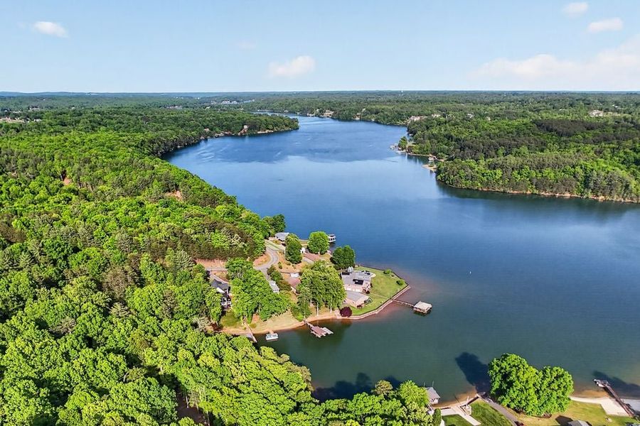Natural surroundings and green spaces near Esplanade at Lake Hickory in Bethlehem, NC (Image 5).