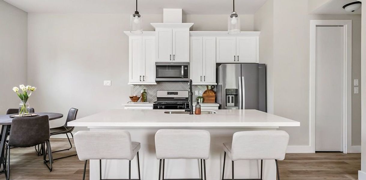 Views at Curry Street,77093