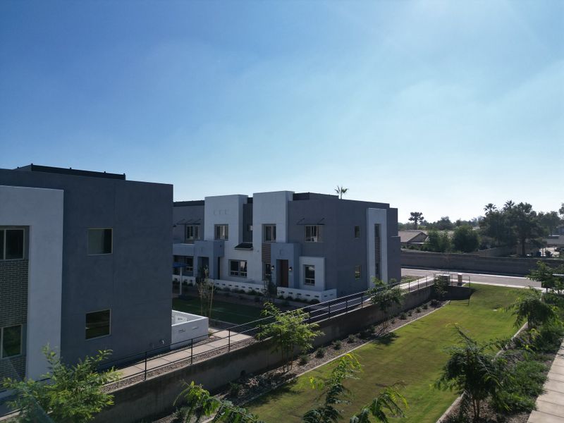 Condo located in Commonwealth Lofts, Chandler, highlighting architectural design (Image 4). Condo located in Commonwealth Lofts, Chandler, highlighting architectural design (Image 4).