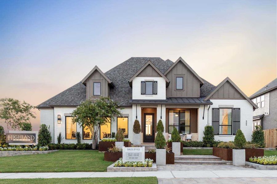 Front exterior of a home in the Ridge Crossing community, located in Waxahachie, TX (Image 4).