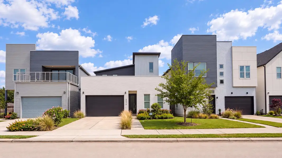 Front exterior of a home in the Avondale community, located in Houston, TX (Image 5).