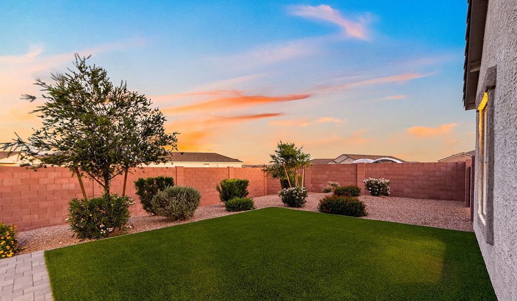 Exterior details of a home in Barnett Village, Marana (Image 13).