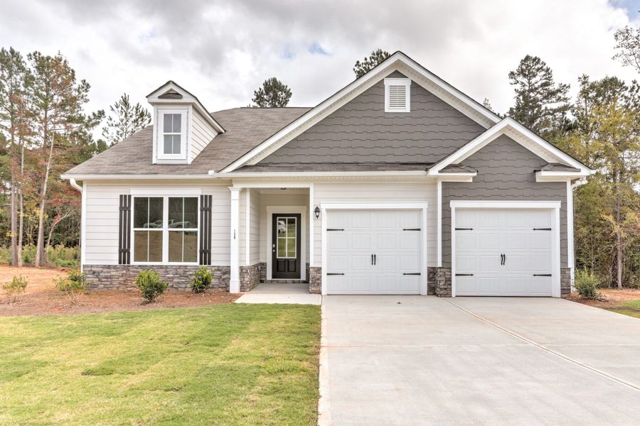 Front exterior of a home in the Robins Estates community, located in Warner Robins, GA (Image 9).