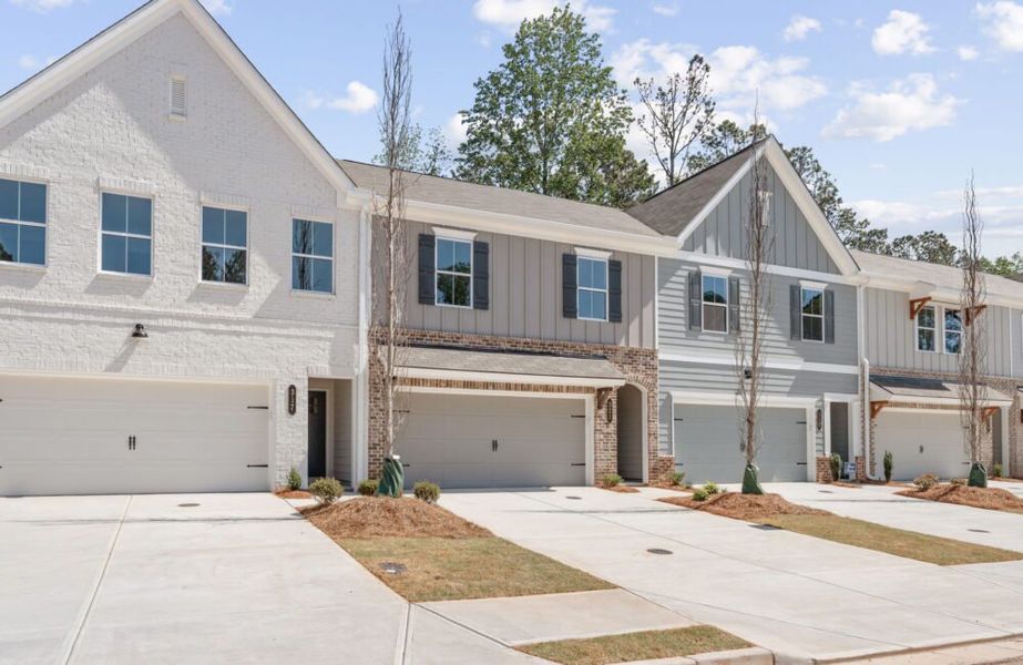 Front exterior of a home in the Cherokee Township community, located in Acworth, GA (Image 3).