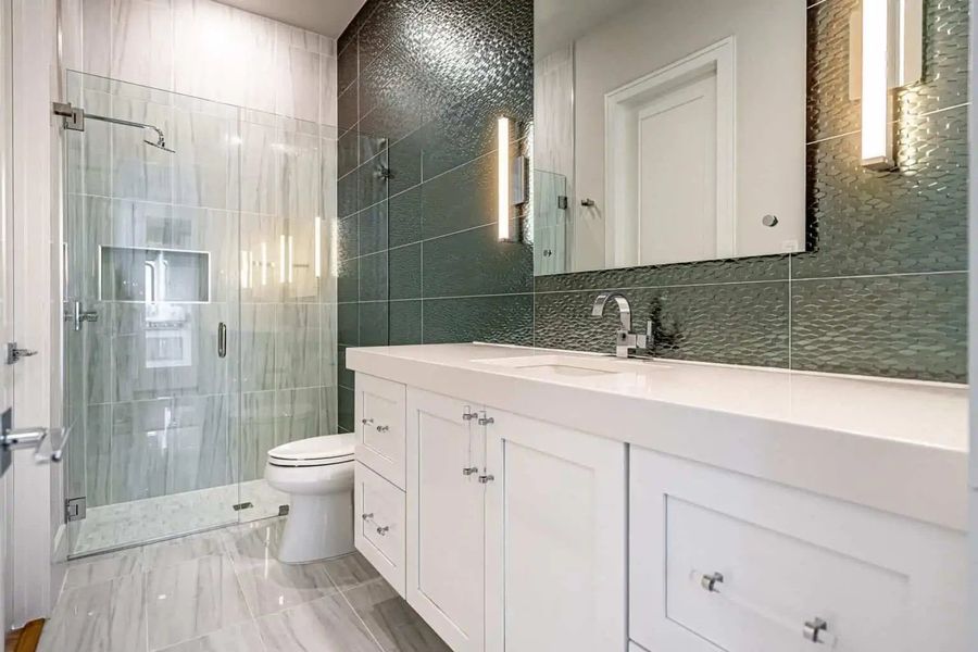 The Hills Of Kingswood,75034