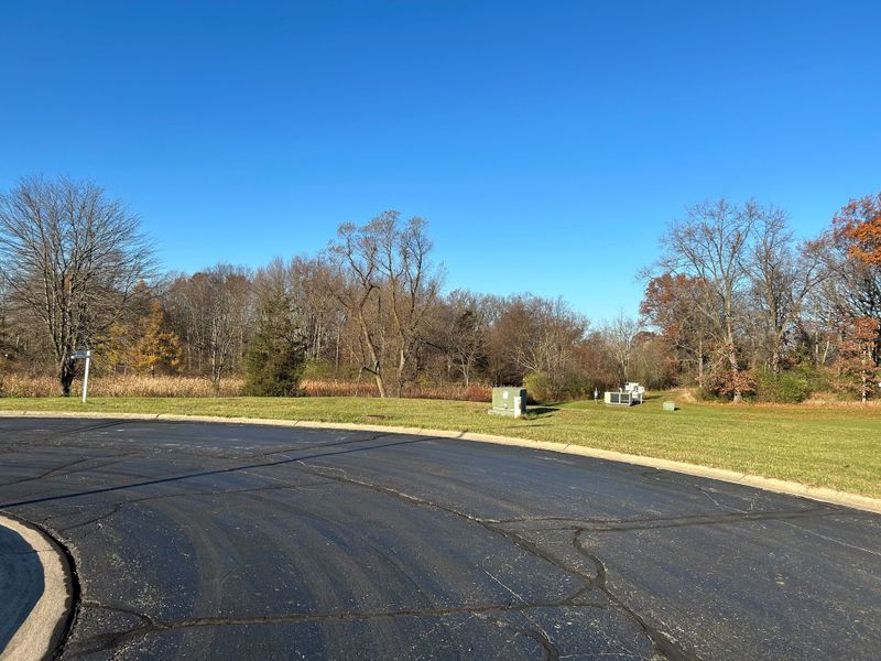 Natural surroundings and green spaces near Coronado Estates in Jackson, MI (Image 5).