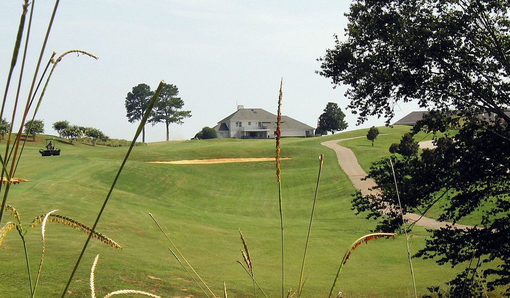 Natural surroundings and green spaces near Ashcroft in Clayton, NC (Image 5).